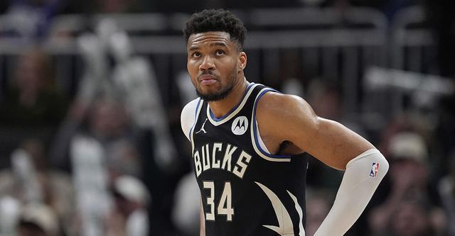 开云-幸无大碍！字母哥谈扣篮受伤：本想重返赛场 但球队说不值得冒险